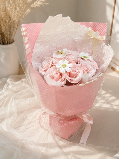 Blush Whisper Bouquet 绯语私语花束