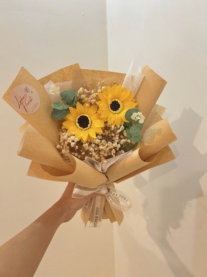 Golden Hour Bouquet 黄昏暖阳花束