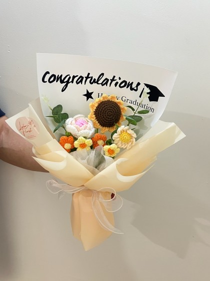 Blooming Future Crochet Bouquet 前程似锦钩织花束